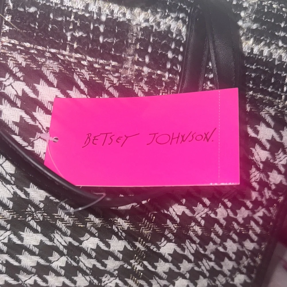 Betsey Johnson stylish tote bag and matching wallet!